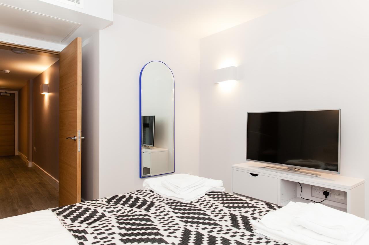 Отель Rockwell East-tower Bridge 4*